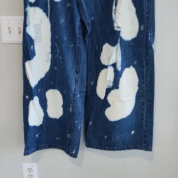 New Women's Baggy Fit Super Wide Leg Spoon Jeans sz 24 bleach wash denim NWT - Picture 2 of 4